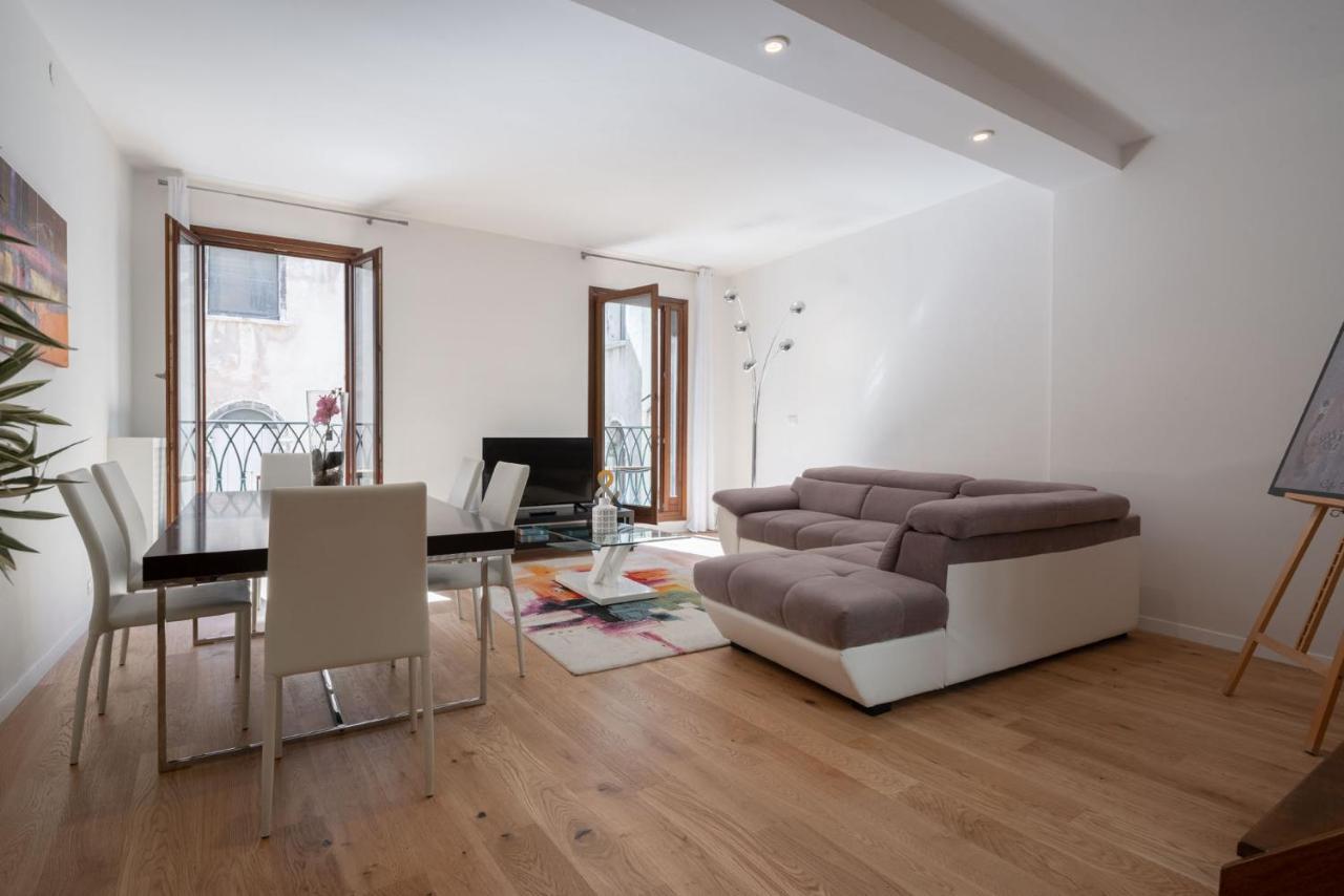 Apartamento San Marco Prestige With Terrace By Wonderful Italy Venecia Exterior foto